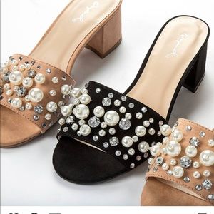 HP Ladies low heels slides with pearls details